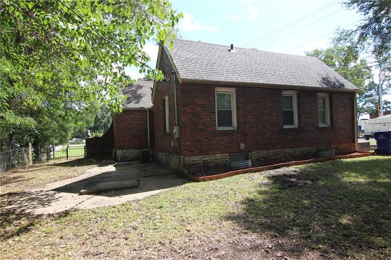 5840 Blue Ridge Blvd, Raytown, MO 64133