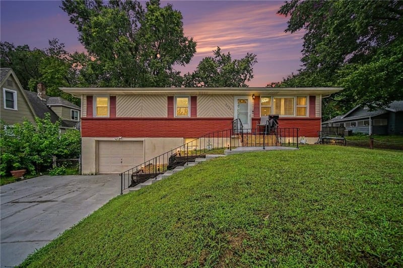 5024 N Chelsea Ave, Kansas City, MO 64119