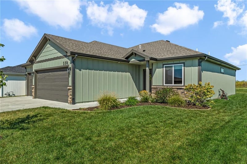 338 W 25th St, Eudora, KS 66025