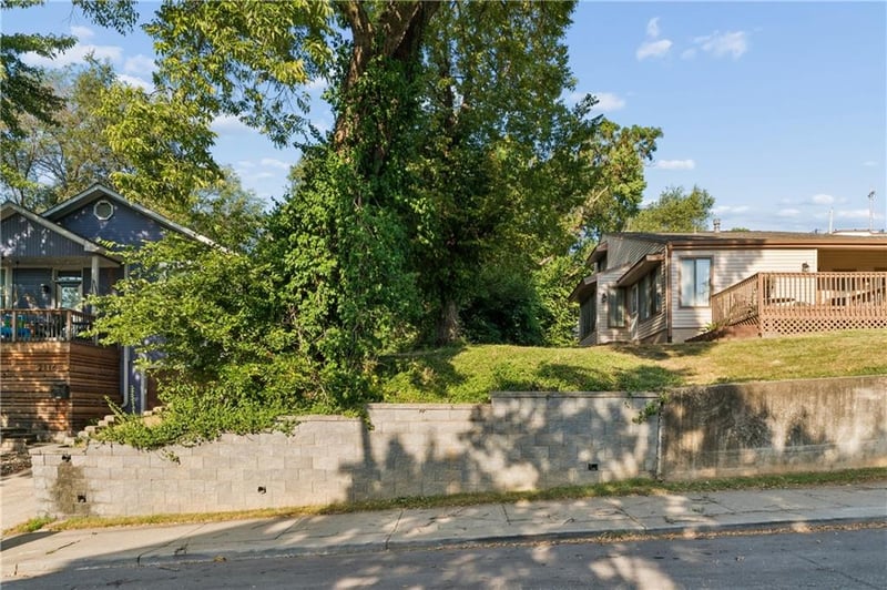 2114 Belleview Ave, Kansas City, MO 64108