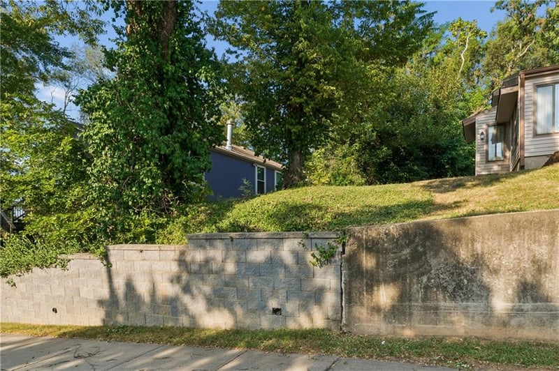 2114 Belleview Ave, Kansas City, MO 64108