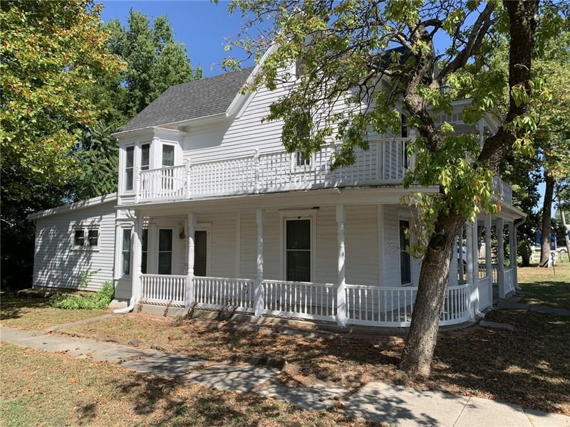 105 S Broad St, Toronto, KS 66777