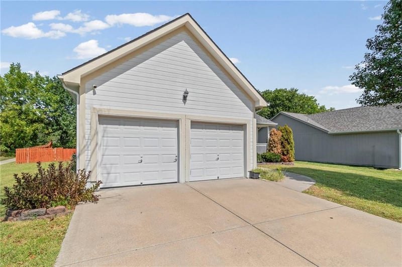 8600 NE 116th St, Kansas City, MO 64157