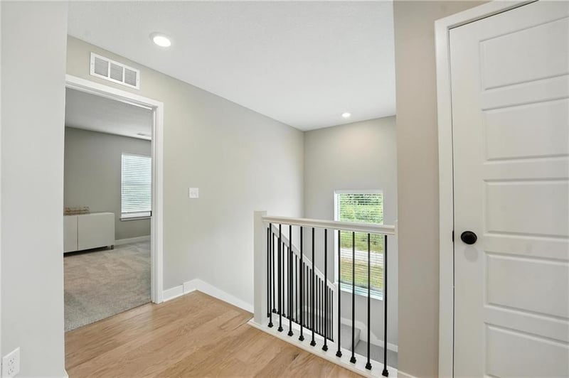 354 SW Amara Dr, Blue Springs, MO 64064