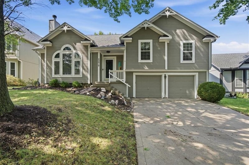 22010 W 51st Ct, Shawnee, KS 66226