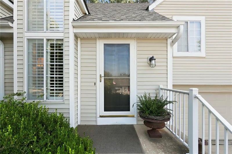 1036 S Lindenwood Dr, Olathe, KS 66062