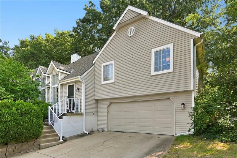 1036 S Lindenwood Dr, Olathe, KS 66062
