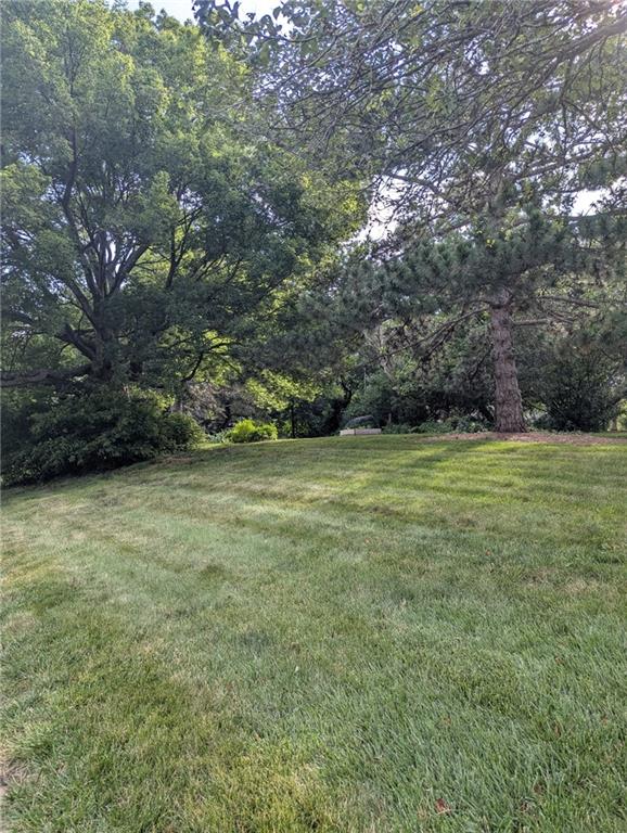 1036 S Lindenwood Dr, Olathe, KS 66062