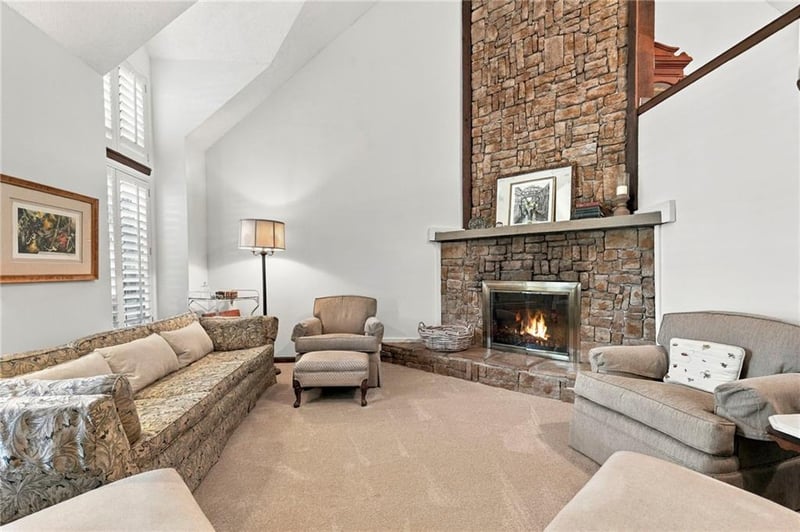1036 S Lindenwood Dr, Olathe, KS 66062