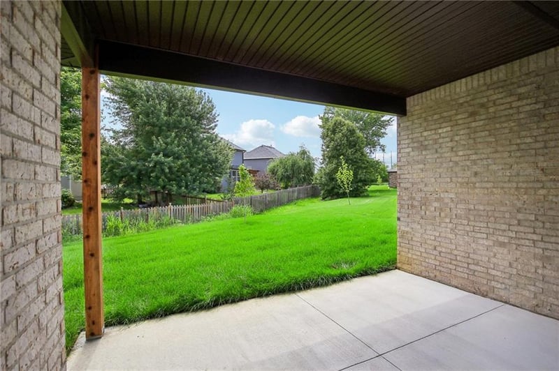 8435 Pickering St, Lenexa, KS 66227