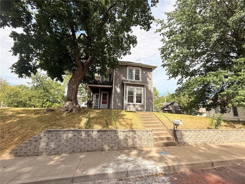 515 T St, Atchison, KS 66002