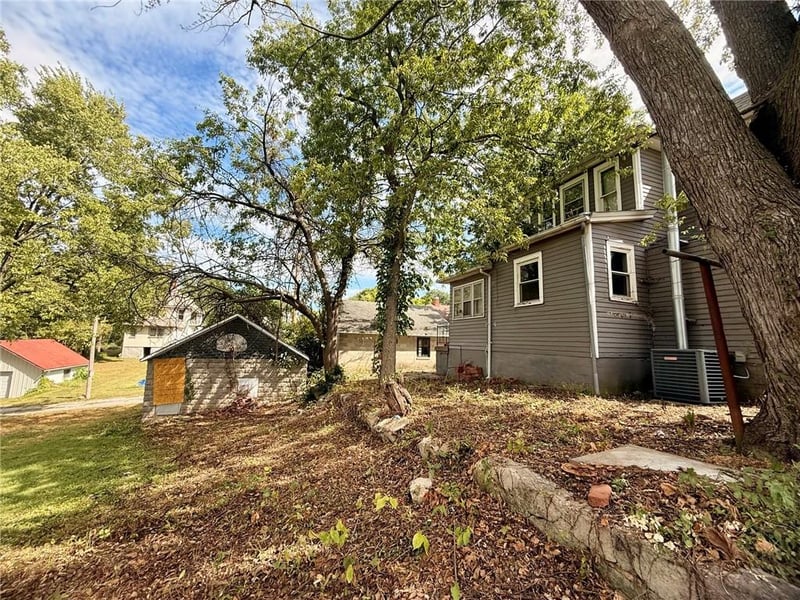 515 T St, Atchison, KS 66002
