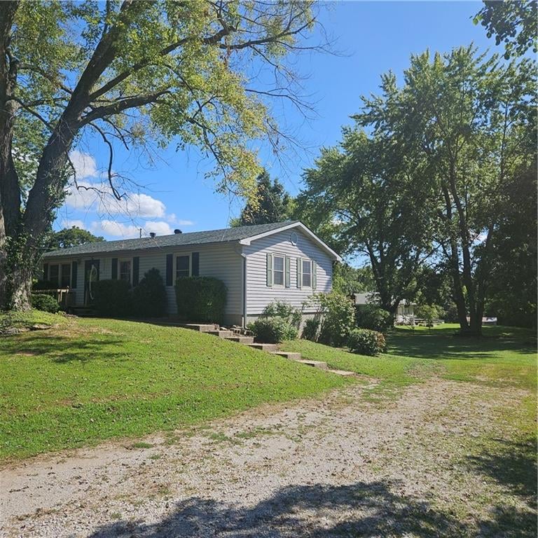 903 Roncelli Rd, Lexington, MO 64067