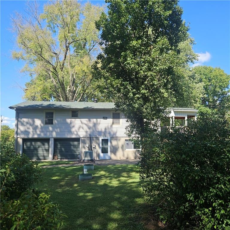 903 Roncelli Rd, Lexington, MO 64067