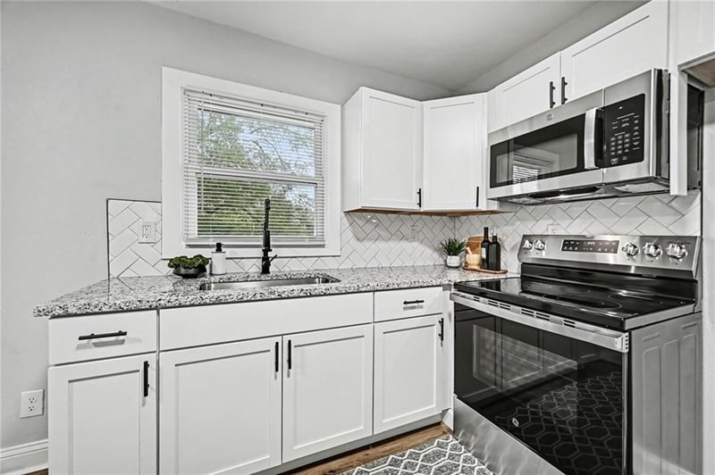 102 O E Ave, Excelsior Springs, MO 64024
