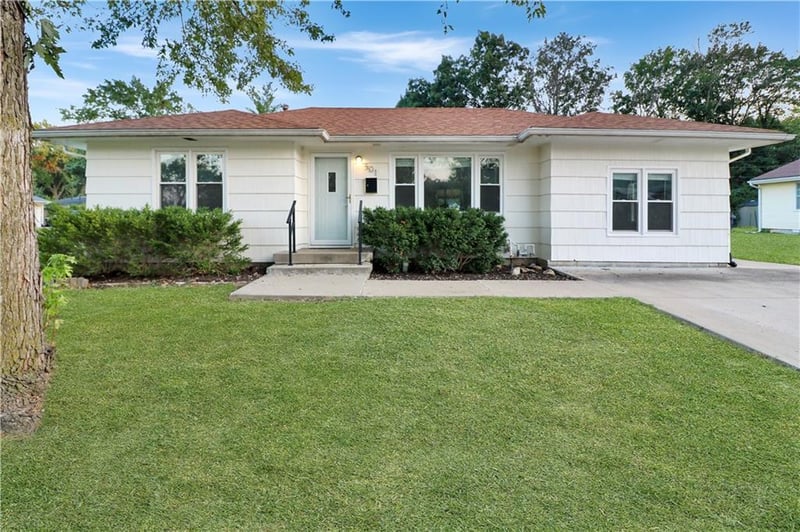 501 Salem Ave, Knob Noster, MO 65301