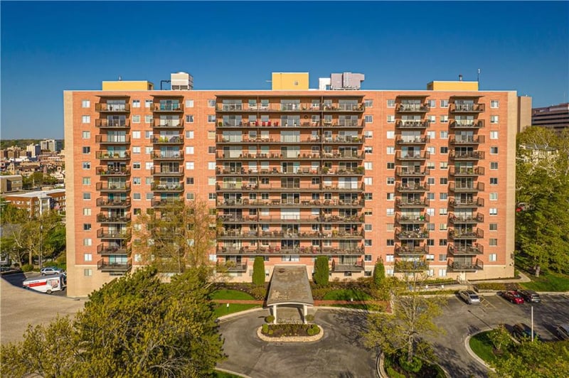 4550 Warwick Blvd #1101-1102, Kansas City, MO 64111