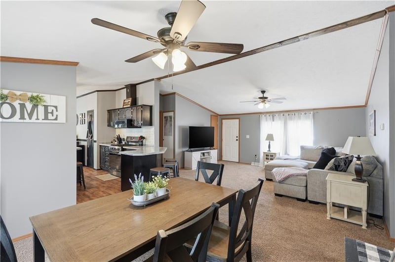 806 West St, Stewartsville, MO 64490