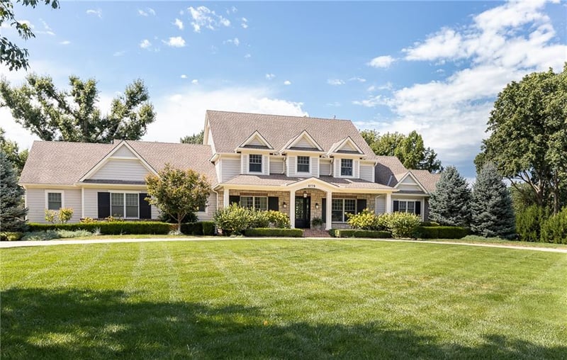8778 Alhambra St, Prairie Village, KS 66207