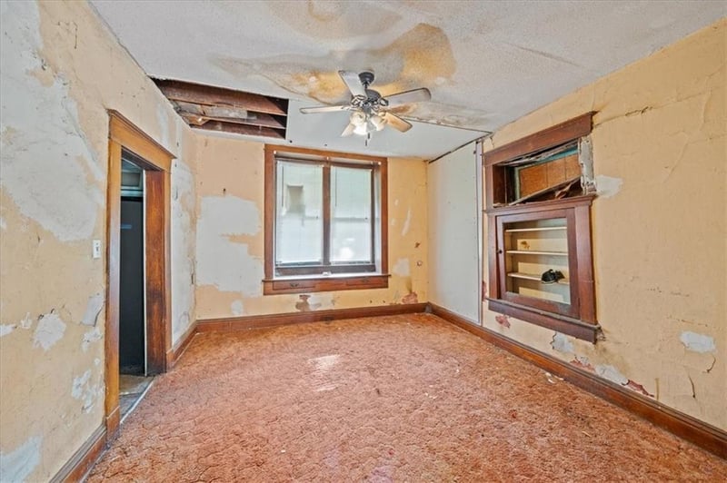 2811 Brooklyn Ave, Kansas City, MO 64109