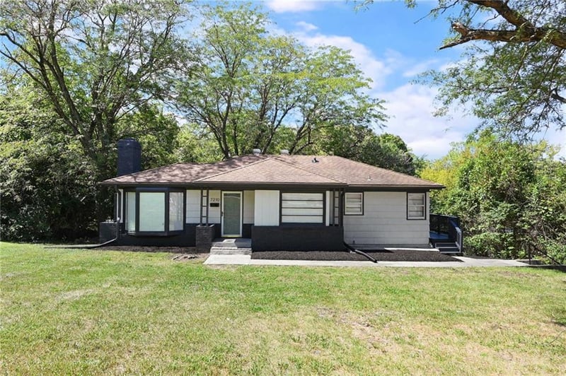 7210 Hullwood Ave, Kansas City, MO 64133
