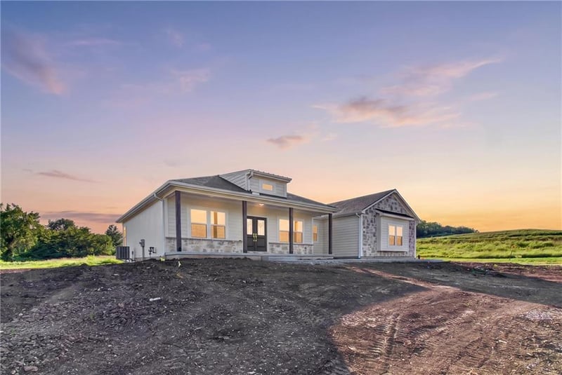 700 W Marlow St, Odessa, MO 64076