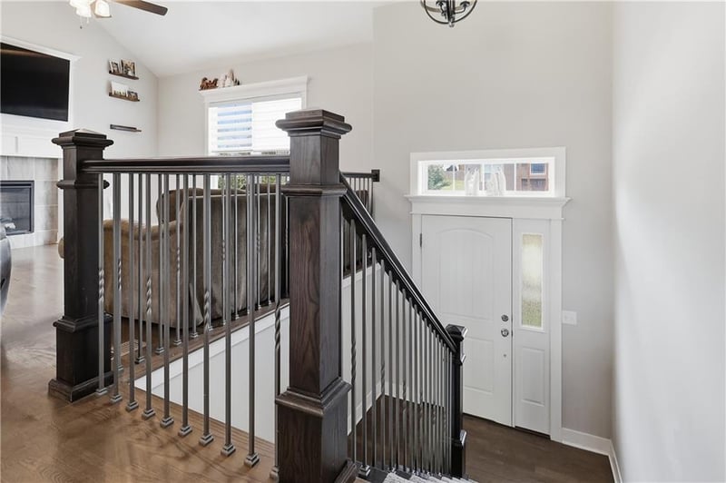17904 Sunset Dr, Weston, MO 64098