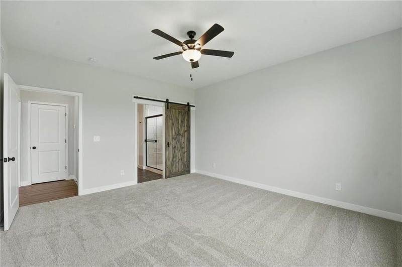12606 S Parkwood Ln, Lee's Summit, MO 64086