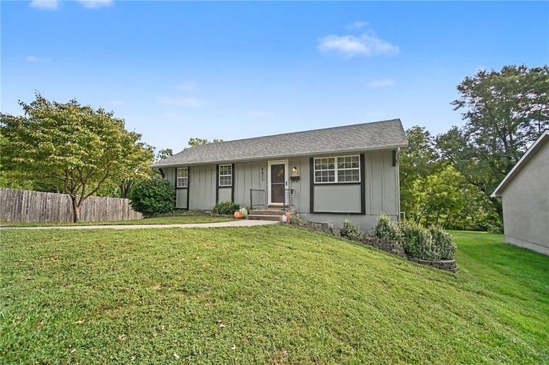 6611 N Agnes Ave, Gladstone, MO 64119