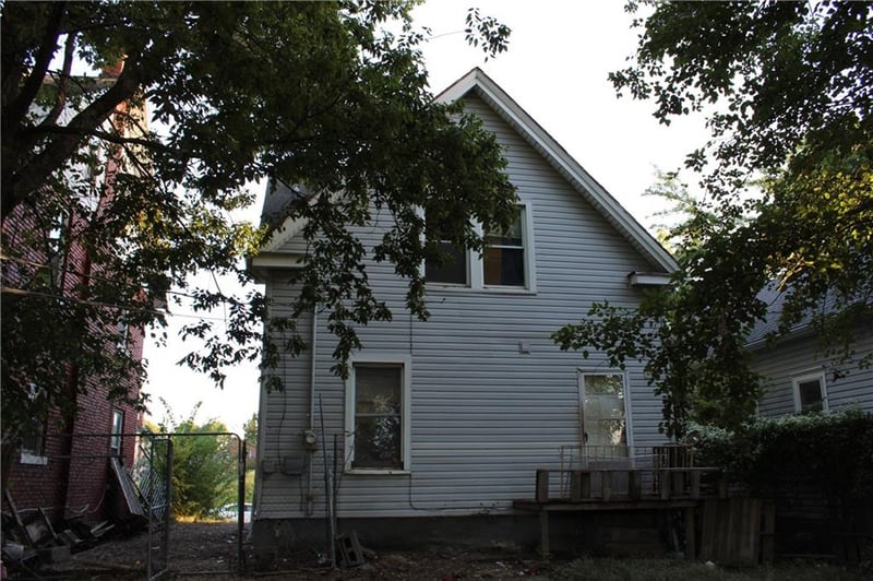 1044 Barnett Ave, Kansas City, KS 66102