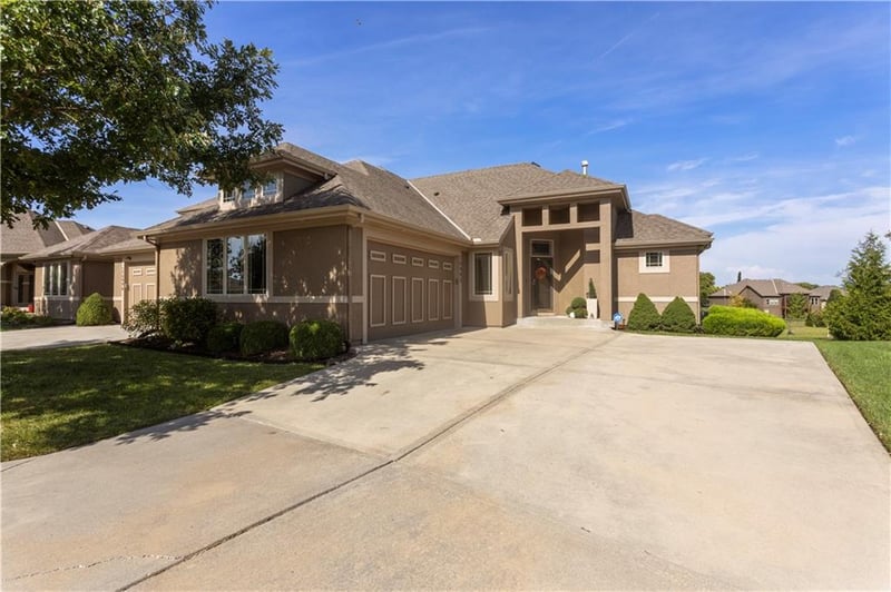 10992 S Parish St, Olathe, KS 66061