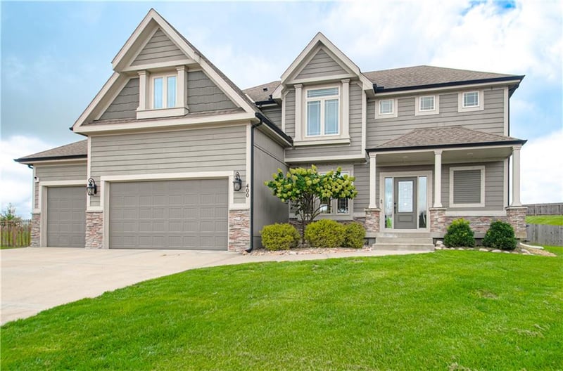400 Yolanda Cir, Kearney, MO 64060