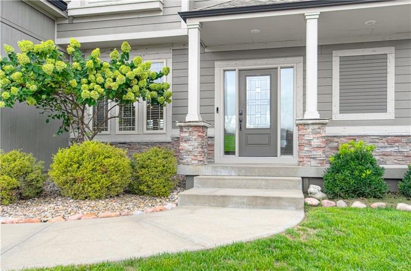 400 Yolanda Cir, Kearney, MO 64060