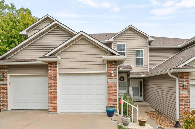 3564 NE Austin Dr, Lee's Summit, MO 64064