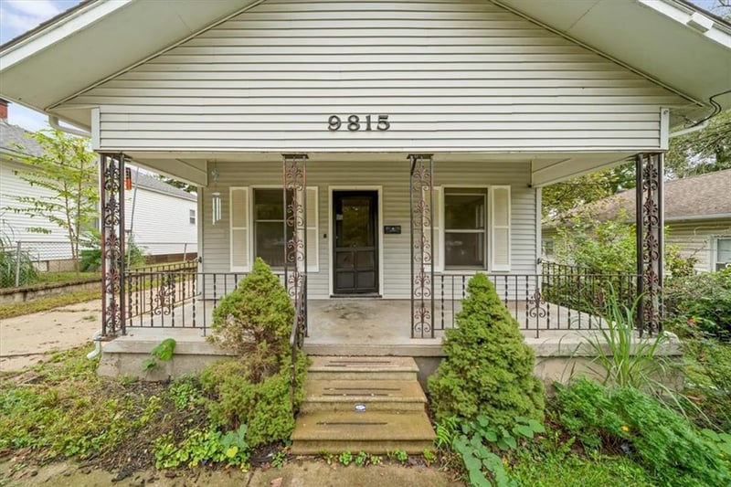 9815 E 9th St S, Independence, MO 64053