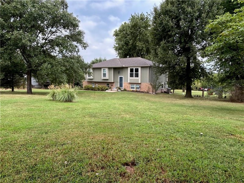 20212 Golden Rd, Linwood, KS 66052