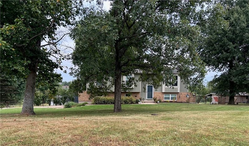 20212 Golden Rd, Linwood, KS 66052