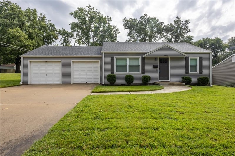 7701 Newton St, Overland Park, KS 66204