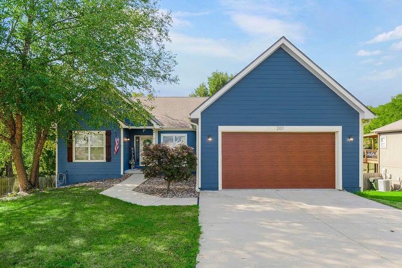 201 E Whispering Hills Blvd, Lone Jack, MO 64070