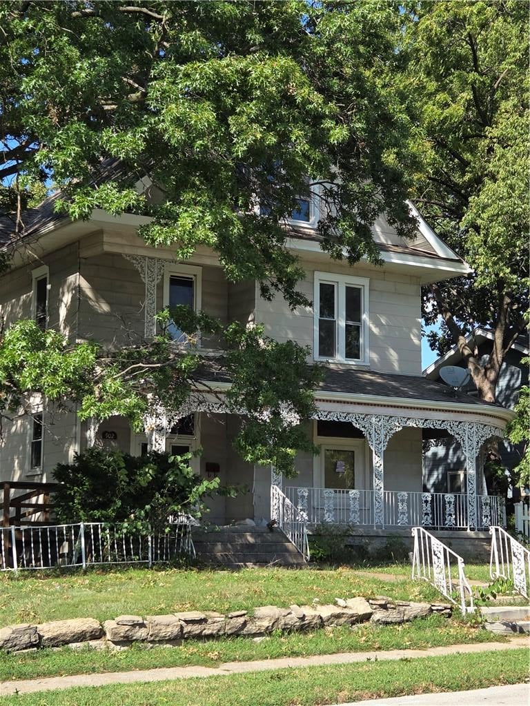 902 W Maple Ave, Independence, MO 64050