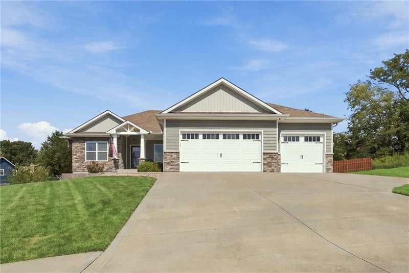 483 Olive Ct, Warrensburg, MO 64093