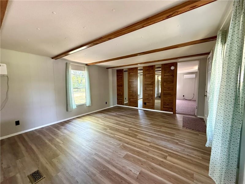 515 W 1st St, Cherryvale, KS 67335