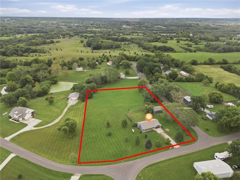 19305 Faith St, Holt, MO 64048
