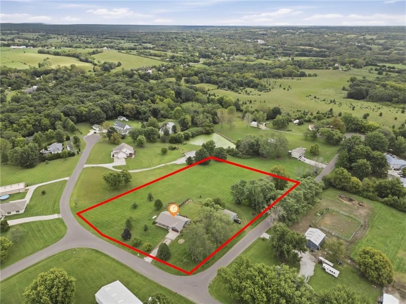 19305 Faith St, Holt, MO 64048