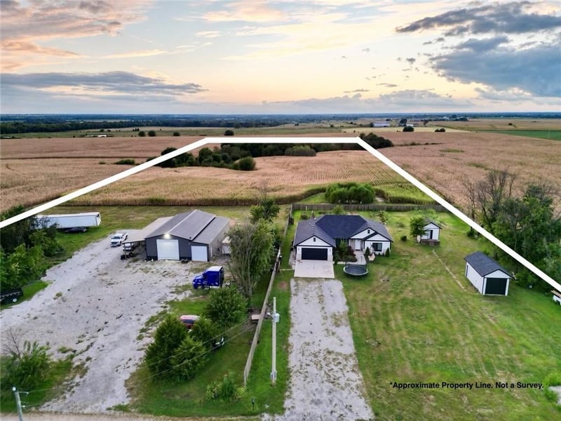 12127 Hoffman Ave, Ionia, MO 65335