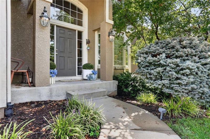 4425 Silverheel St, Shawnee, KS 66226
