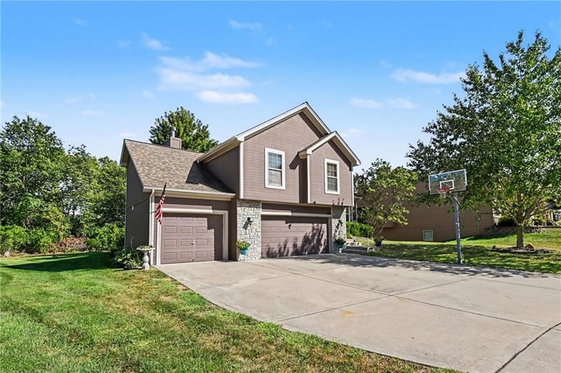 19713 NE 197th Ter, Smithville, MO 64089