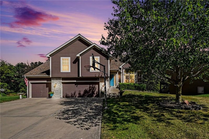 19713 NE 197th Ter, Smithville, MO 64089