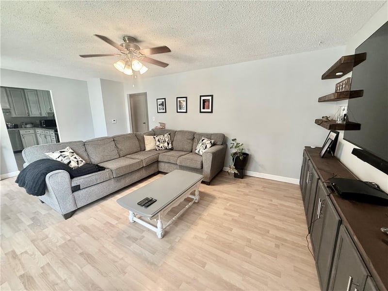424 Lisa Ln, Maryville, MO 64468