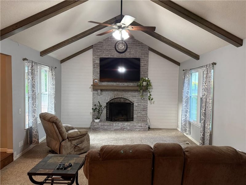 3515 Emerald Ln, Country Club, MO 64506